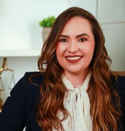 Dra. Lorena Santos
