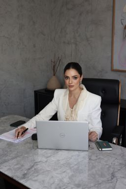 Dra. Luciana Pires Borges Risso Dib