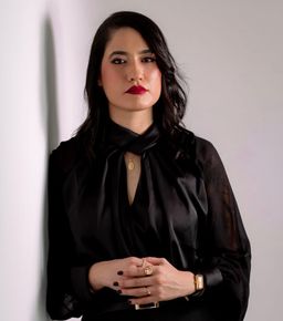 Nátaly G. Bombonatti, e o advogado Dr. Lucas Comparotto