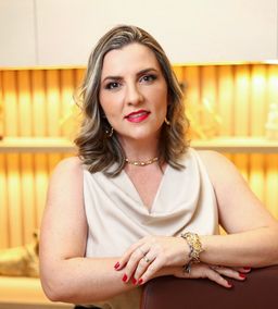 Dra. Mênilly Lóss Guerra