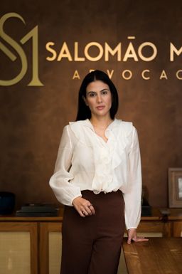 Dra. Gabriela Salomão