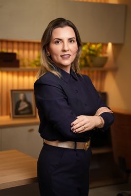 Dra. Mênilly Guerra