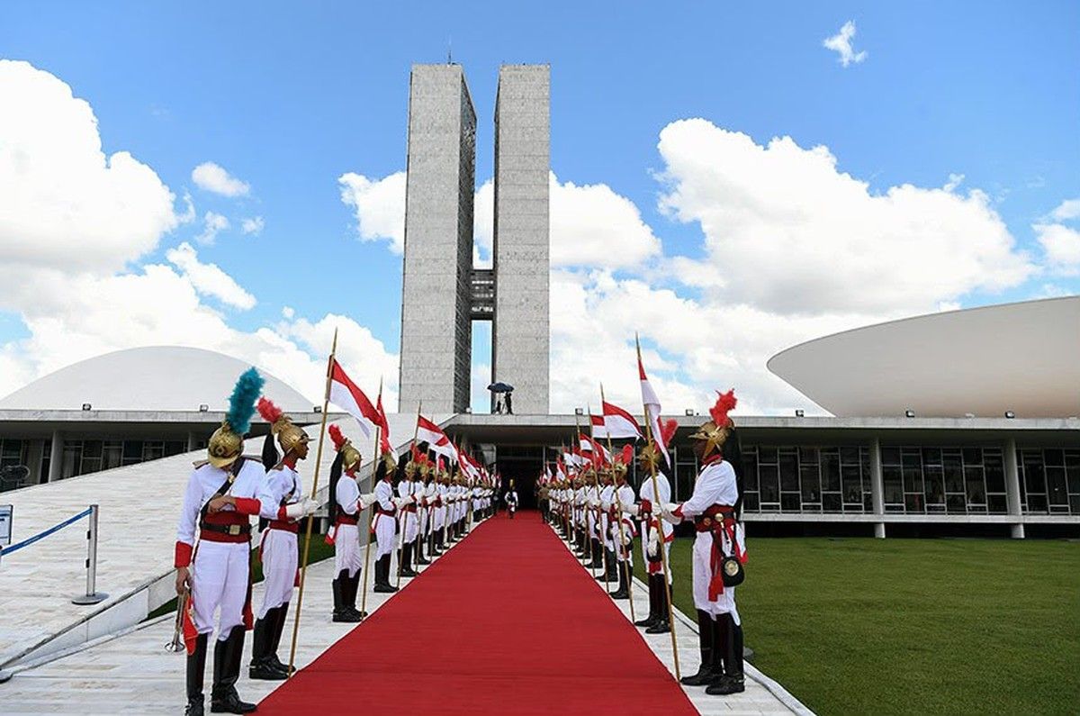 Nova regra de posse em 2027: presidente em 5 de janeiro e governadores em 6 de janeiro