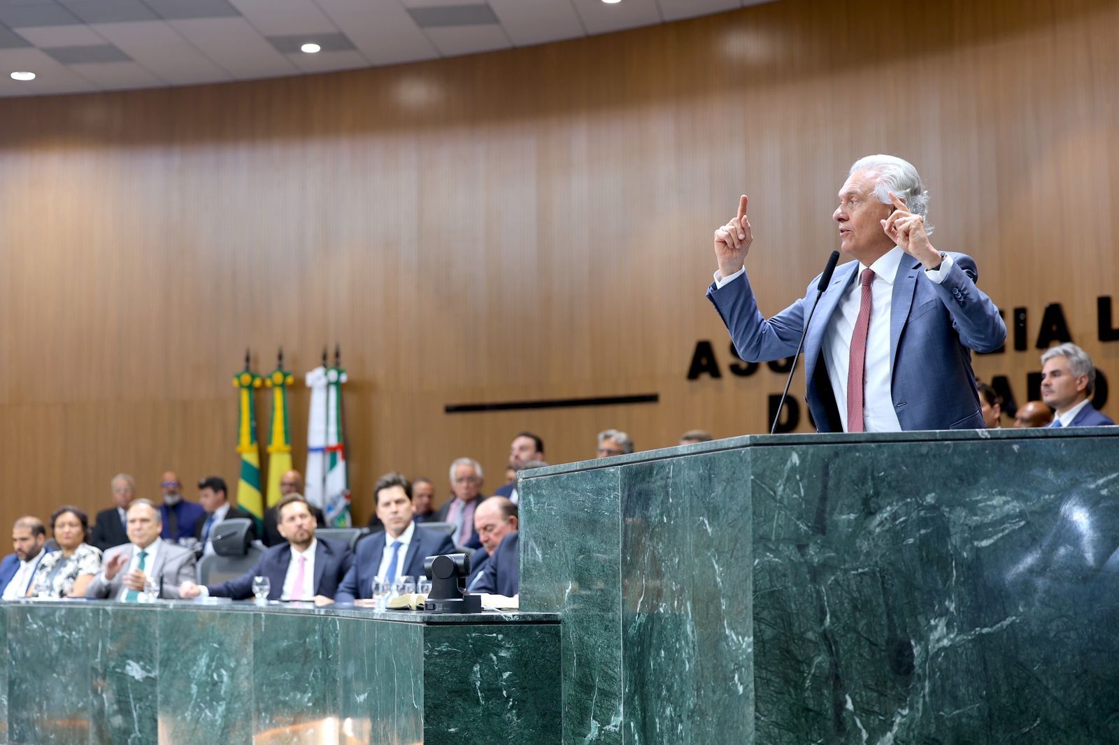 Caiado anuncia extinção da ‘taxa agro’ em Goiás
