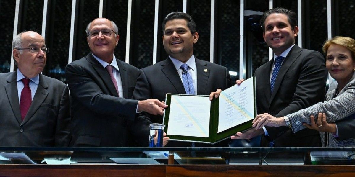 Congresso promulga acordo Mercosul–UE e FPA garante decreto de salvaguardas para proteger produtores