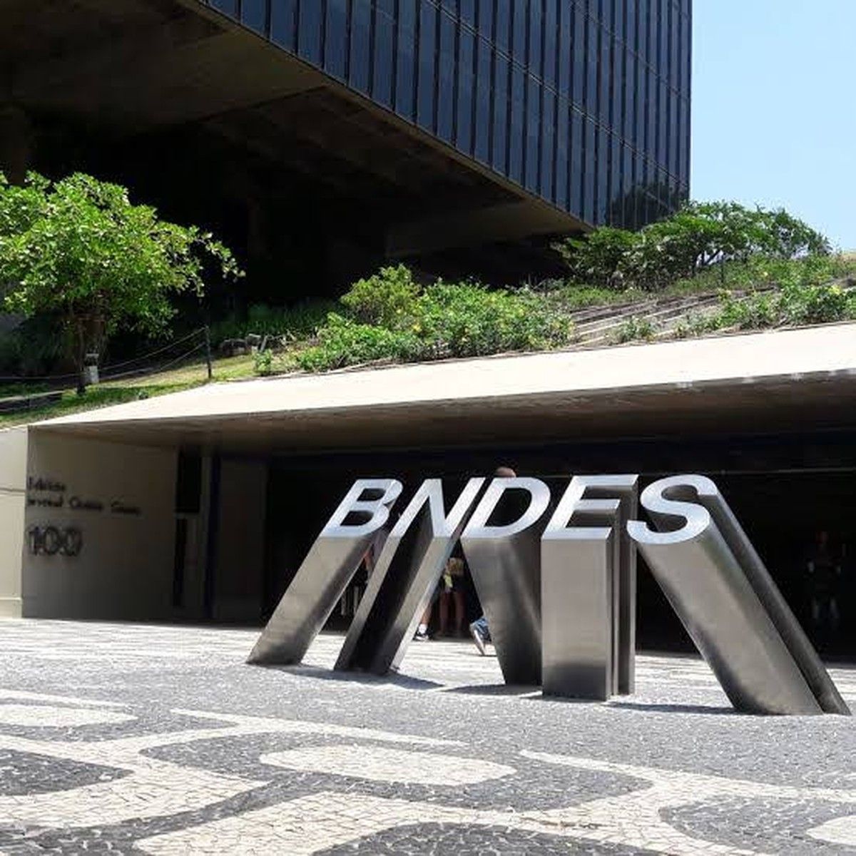 BNDES bloqueia R$ 806 Milhões em Crédito Rural por suspeita de desmatamento