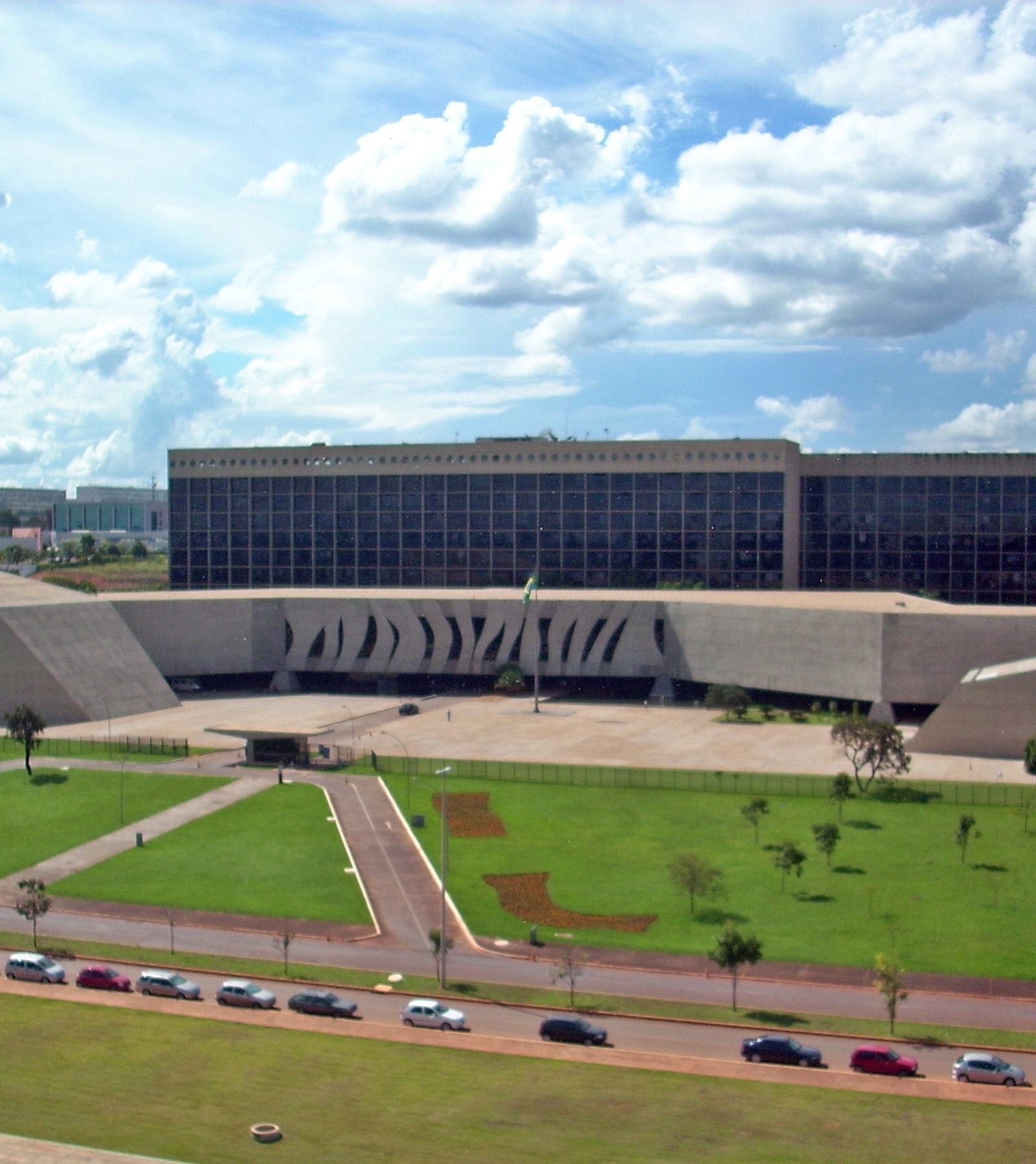 STJ consolida critérios objetivos para Dano Moral Coletivo por Lesão Ambiental